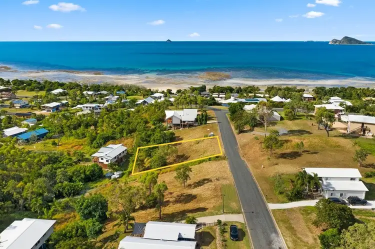 30 Roseric Crescent, Hideaway Bay QLD 4800