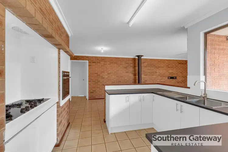 7 Fordred Place, Parmelia WA 6167