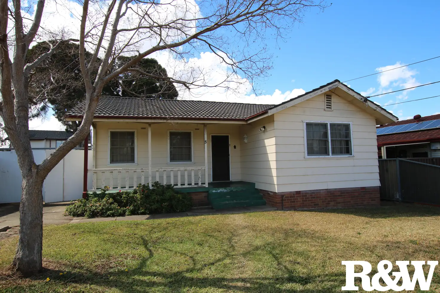 Main view of Homely house listing, 5 Leyte Avenue, Lethbridge Park NSW 2770