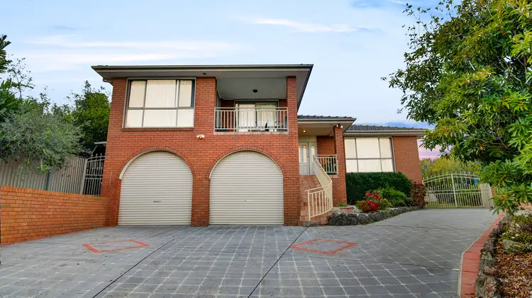 4 Montague Court, Endeavour Hills VIC 3802