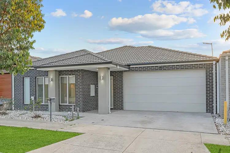 16 Charnwood Street, Mickleham VIC 3064