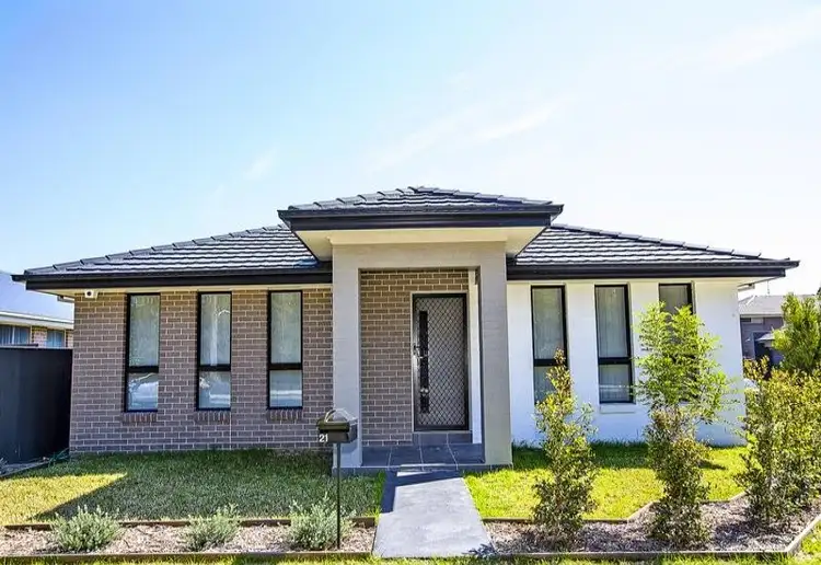 21 Moluccana Crescent, Ropes Crossing NSW 2760