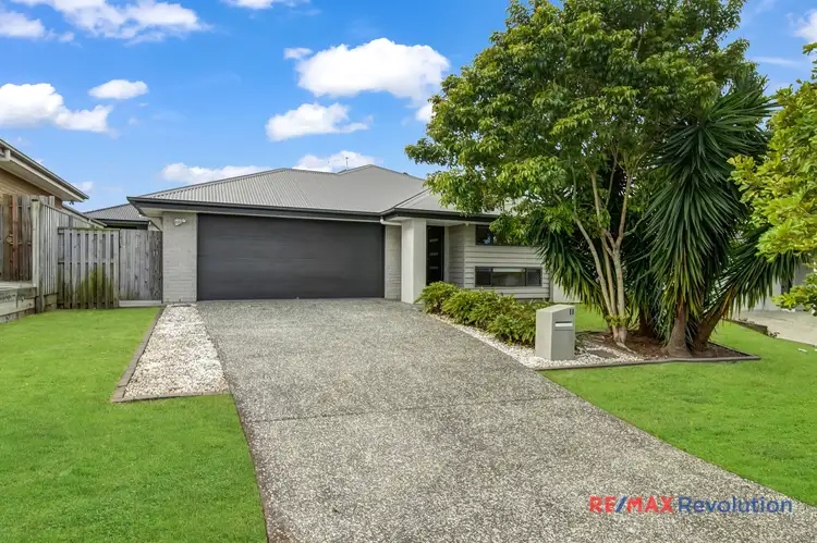 11 Skelbrook Road, Park Ridge QLD 4125