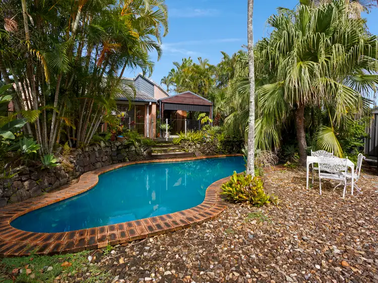 16 Sandringham Drive