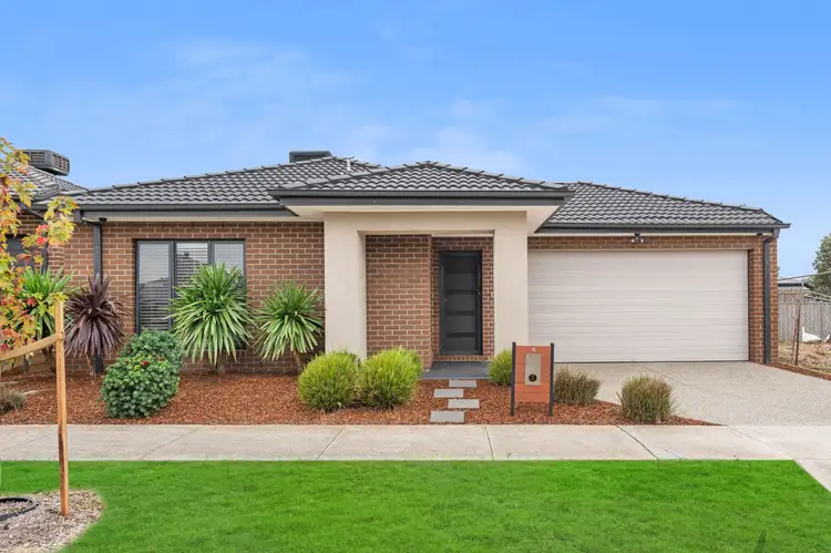 4 Coldfall Way, Mickleham VIC 3064