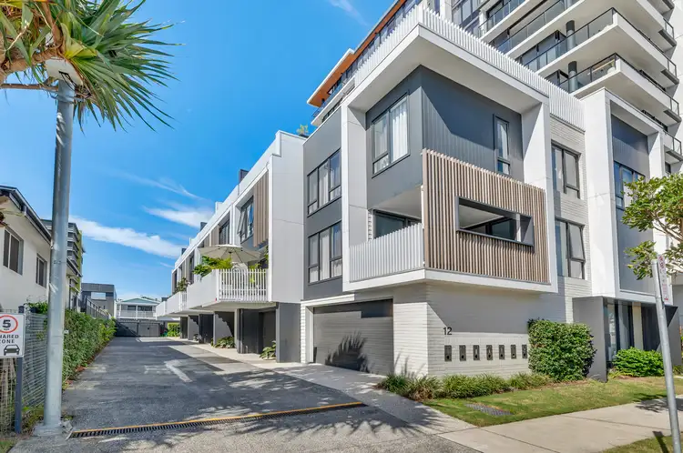2/12 Seventh Avenue, Palm Beach QLD 4221