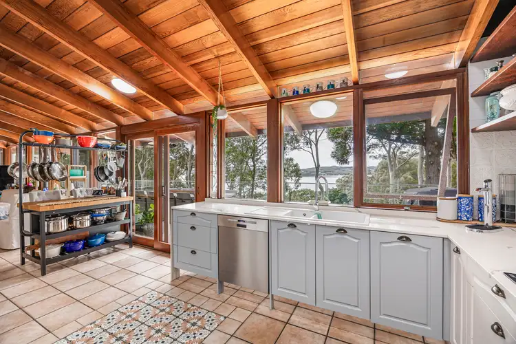 18 The Ridgeway, Bolton Point NSW 2283