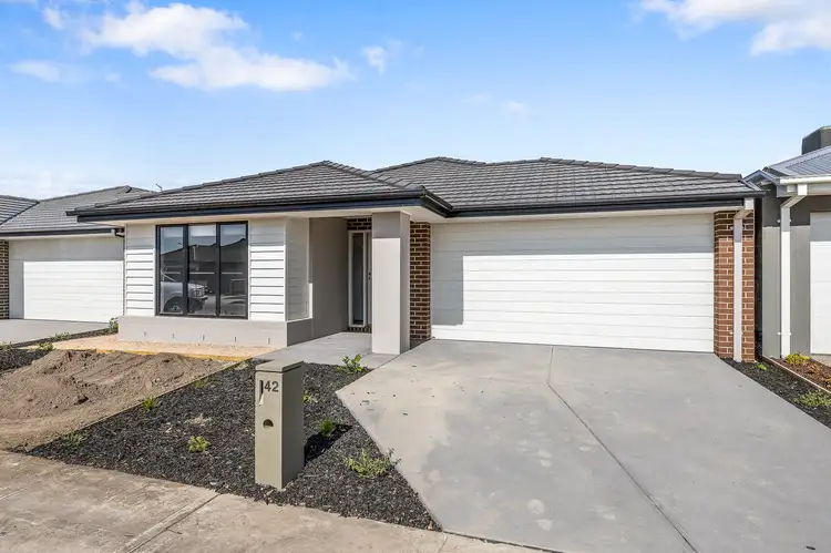42 Garrison Loop, Clyde North VIC 3978