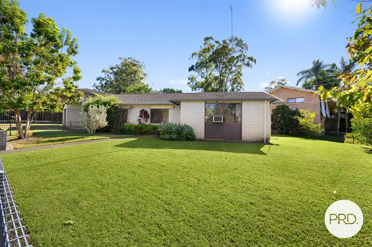 2 Blaxland Avenue, Molendinar QLD 4214