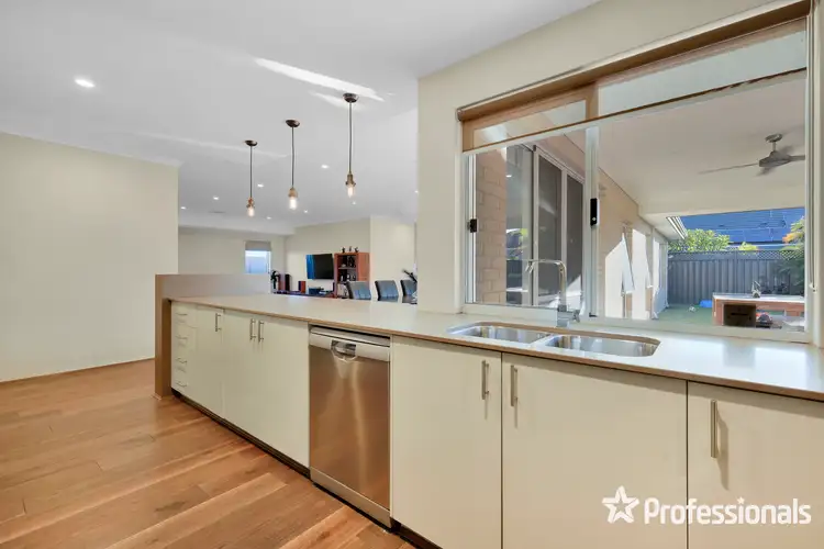 Fifth view of Homely house listing, 10 Menner Way, Piara Waters WA 6112