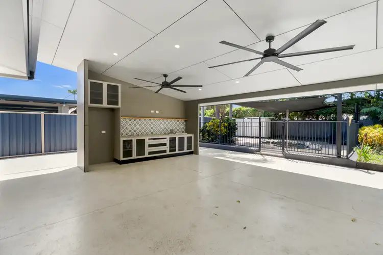 6 Magnolia Street, Holloways Beach QLD 4878