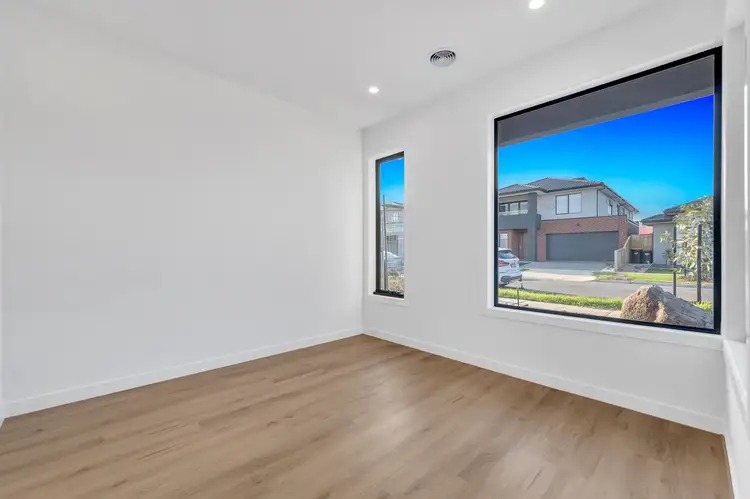 Fourth view of Homely house listing, 8 CLIPSTONE CRESCENT, Fraser Rise VIC 3336