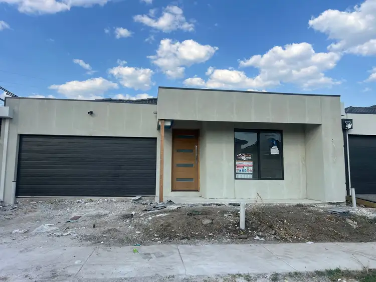 Second view of Homely house listing, 44 Syrah Prade, Wollert VIC 3750