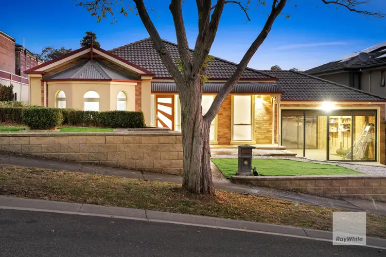 6 Langbourne Court