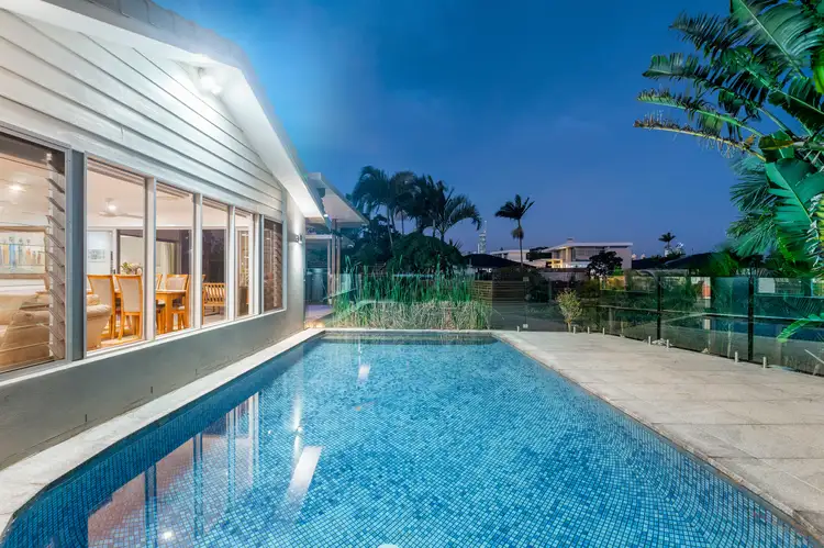 2 Laurel Court, Sorrento QLD 4217