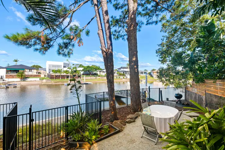 2 Laurel Court, Sorrento QLD 4217