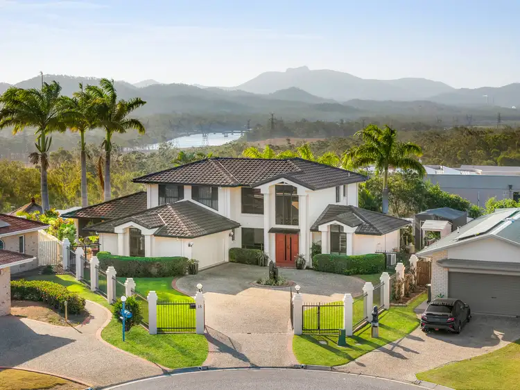 18 Fairbairn Place, Clinton QLD 4680