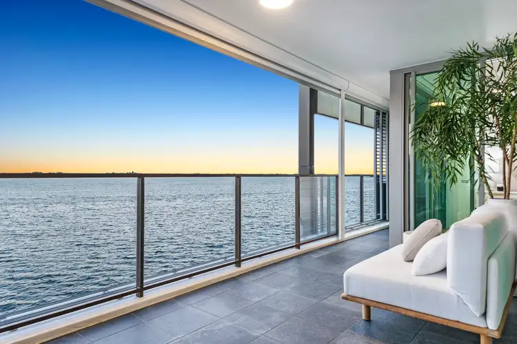 26201 Ephraim Island, Paradise Point QLD 4216