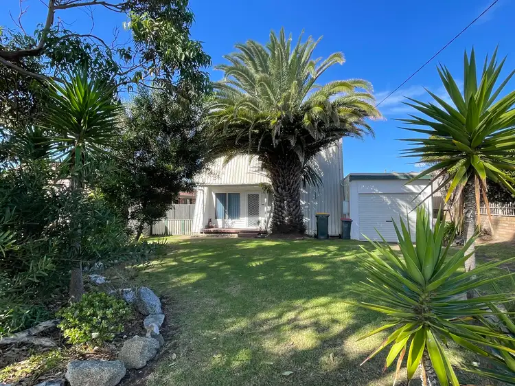 10 Sunset Boulevard, Kianga NSW 2546