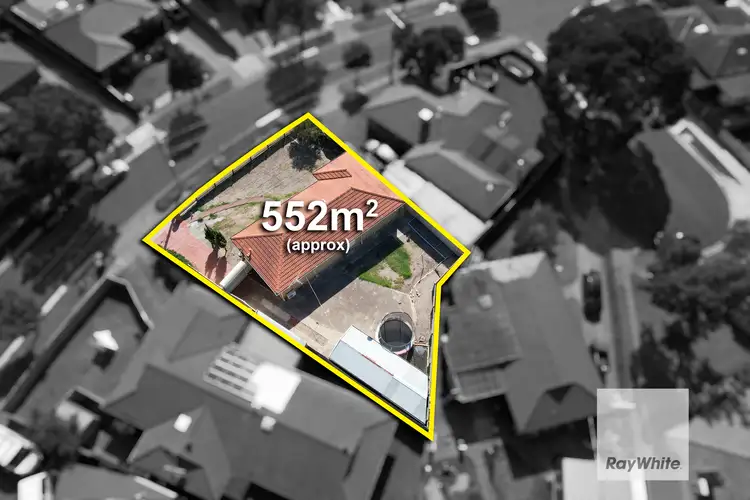 Fifth view of Homely house listing, 8 Parnell Crescent, Gladstone Park VIC 3043