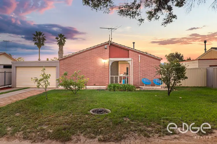 15 Linger Crescent, Elizabeth Downs SA 5113