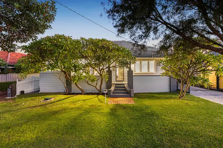 14 Zenobia Street, Palmyra WA 6157