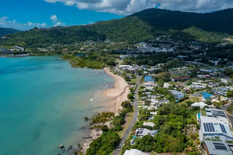 16 Coral Esplanade, Cannonvale QLD 4802