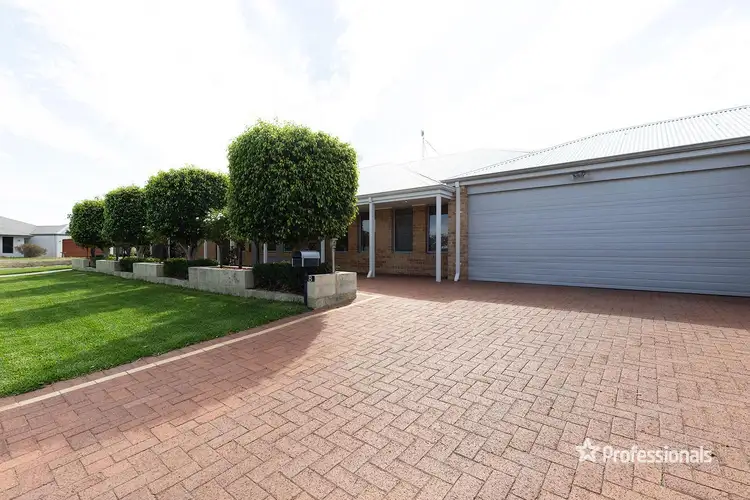 Fifth view of Homely house listing, 8 Brammall Bend, Aveley WA 6069