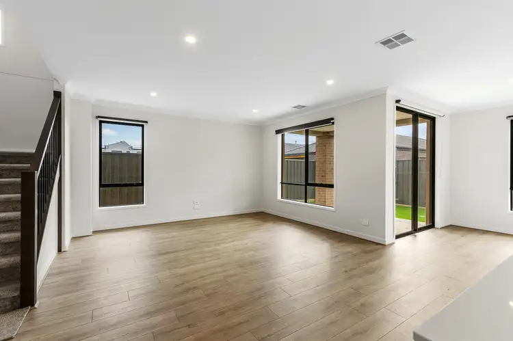 Fifth view of Homely house listing, 51 Carrera Crescent, Clyde VIC 3978