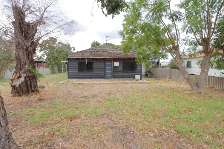 12 Jubilee Drive, Pinjarra WA 6208