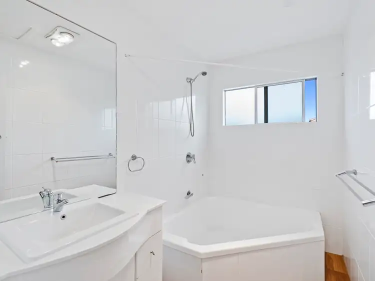 Sixth view of Homely house listing, 18 Sarasota Key, Broadbeach Waters QLD 4218