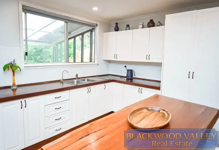 12 Ford Road, Bridgetown WA 6255