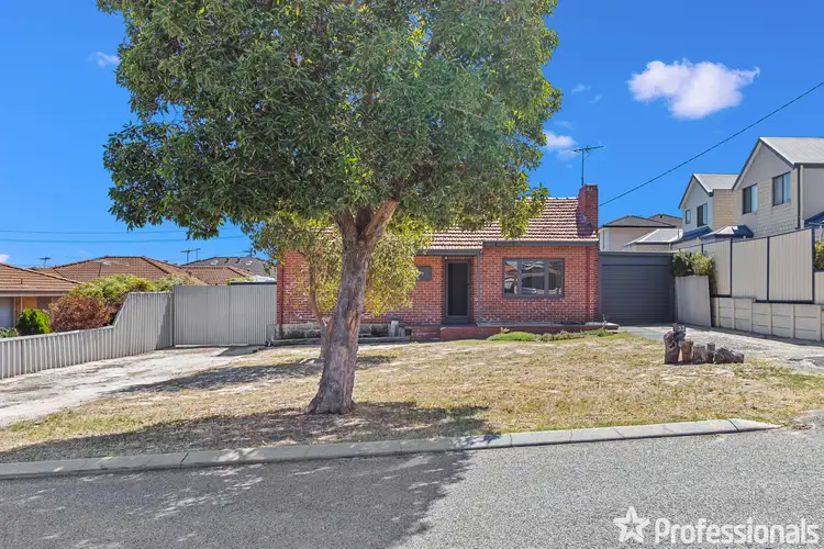 32 Montrose Way, Nollamara WA 6061