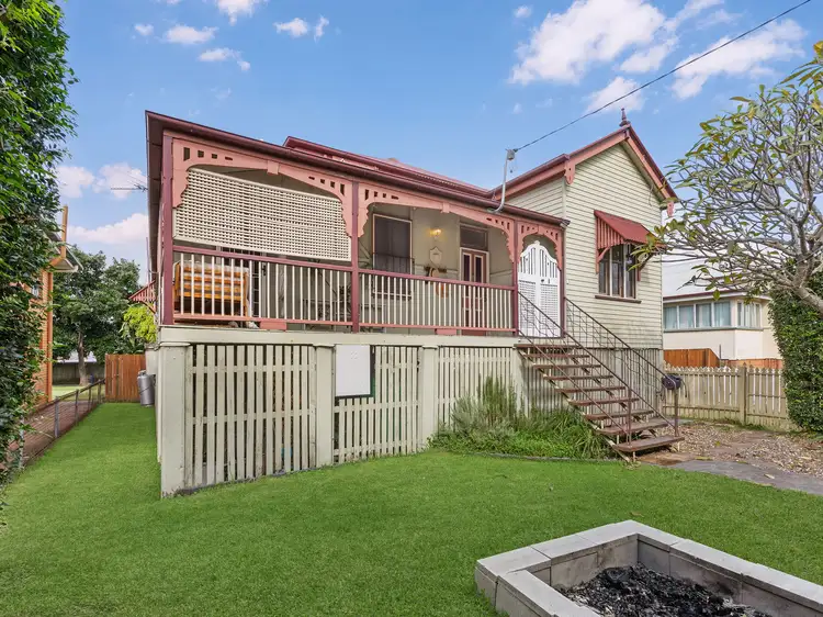 116 South Station Road, Silkstone QLD 4304