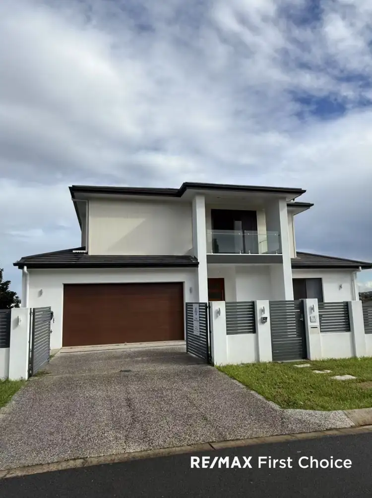 Main view of Homely house listing, 18 SOUTHVIEW CRESCENT, Carindale QLD 4152