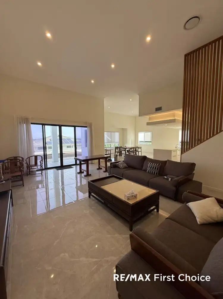 Fourth view of Homely house listing, 18 SOUTHVIEW CRESCENT, Carindale QLD 4152
