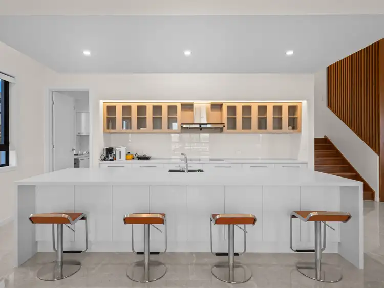 Fourth view of Homely house listing, 18 SOUTHVIEW CRESCENT, Carindale QLD 4152