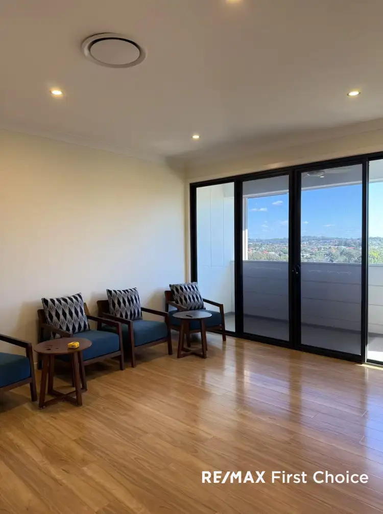 Fifth view of Homely house listing, 18 SOUTHVIEW CRESCENT, Carindale QLD 4152