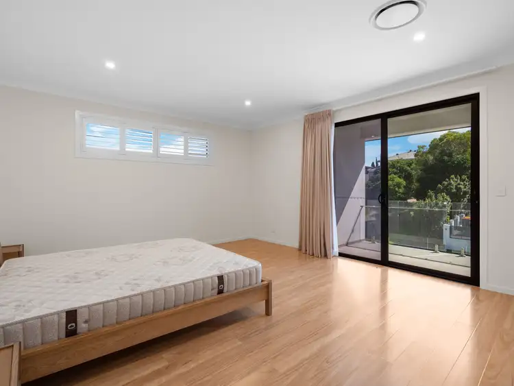 Fifth view of Homely house listing, 18 SOUTHVIEW CRESCENT, Carindale QLD 4152