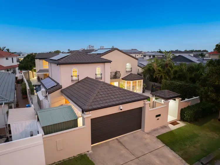 84 Pebble Beach Drive, Runaway Bay QLD 4216