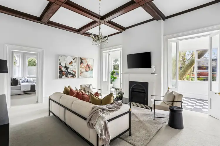 2/21 Trelawney Street, Woollahra NSW 2025
