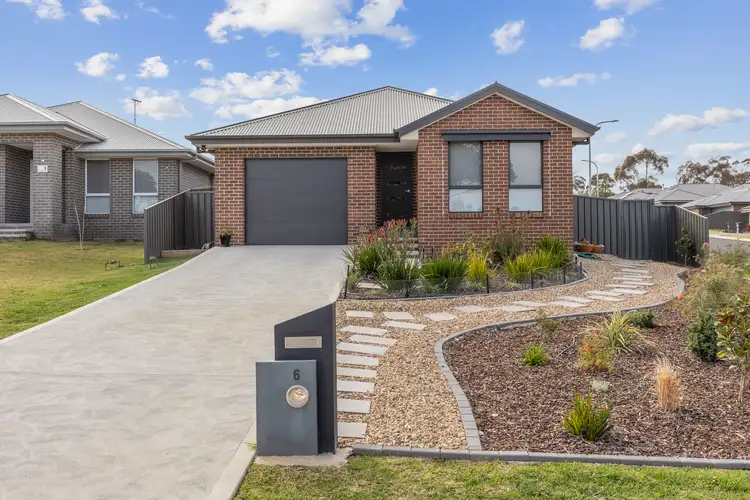 6 Waterworks Road, Junee NSW 2663