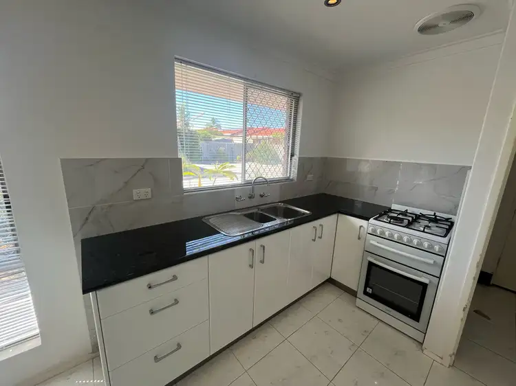 5/305 Wharf St, Queens Park WA 6107