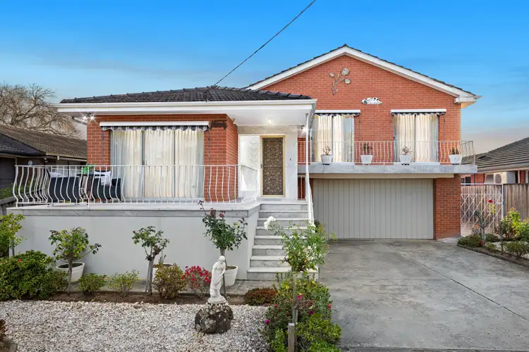90 Mahoneys Road, Forest Hill VIC 3131