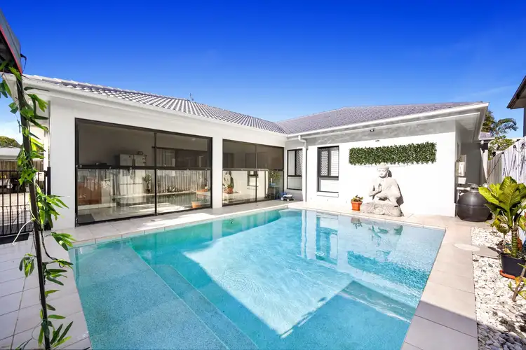 118 Grand Parade, Kawana Island QLD 4575