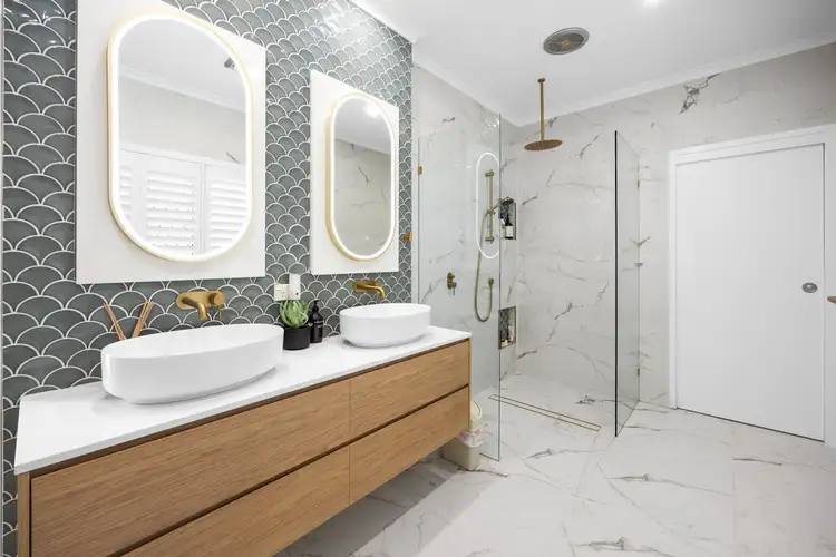 118 Grand Parade, Kawana Island QLD 4575