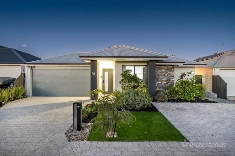 19 Glisten Chase, Eglinton WA 6034
