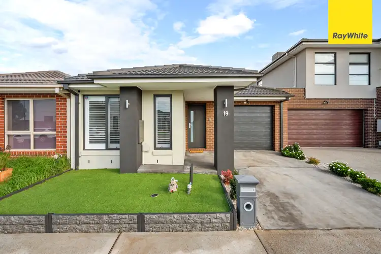 19 Akram Way, Rockbank VIC 3335