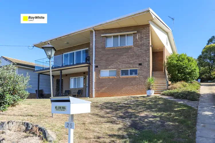 25 Simpson Street, Tumut NSW 2720