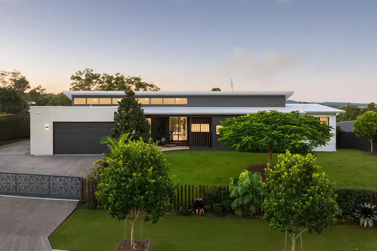 14 Kingfisher Crescent, Palmview QLD 4553